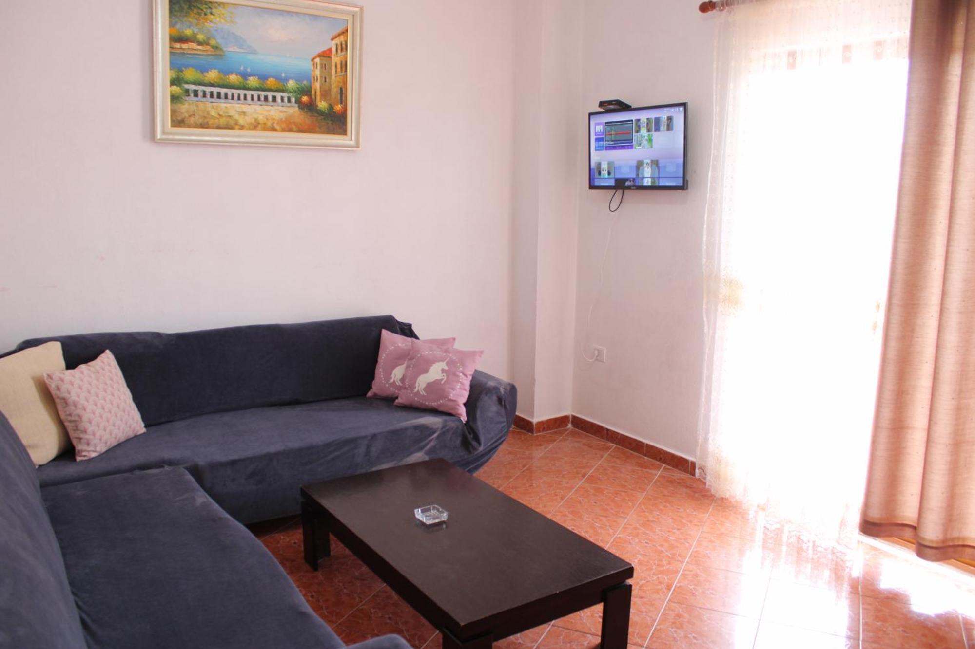 Crew Hostel Tiran Dış mekan fotoğraf