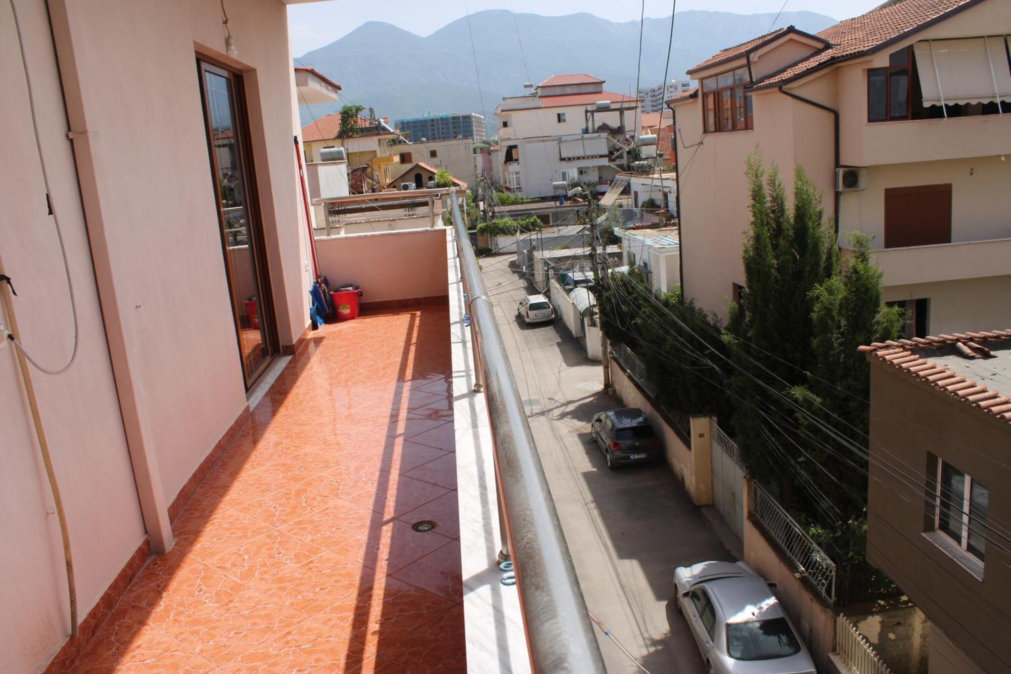 Crew Hostel Tiran Dış mekan fotoğraf
