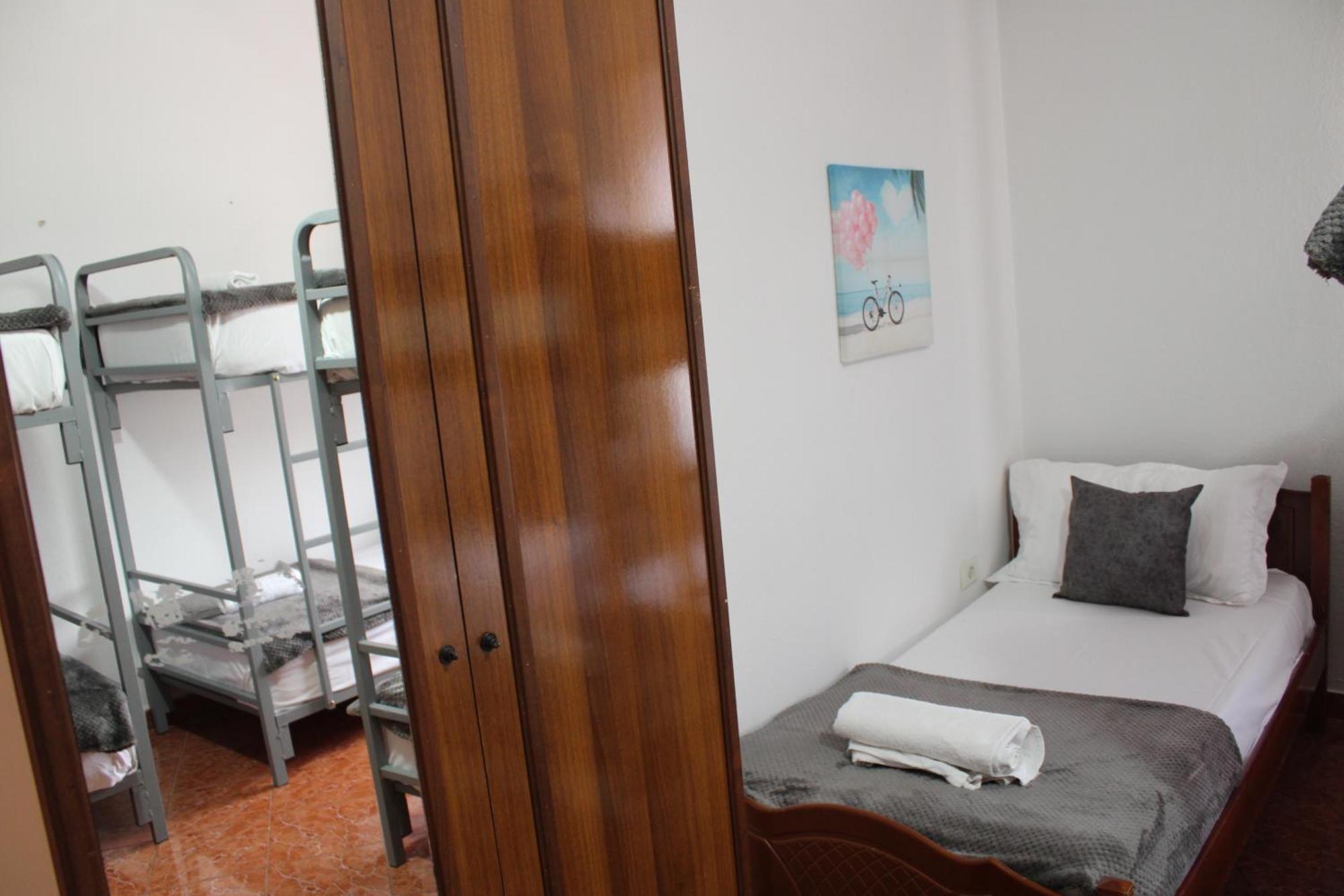 Crew Hostel Tiran Dış mekan fotoğraf