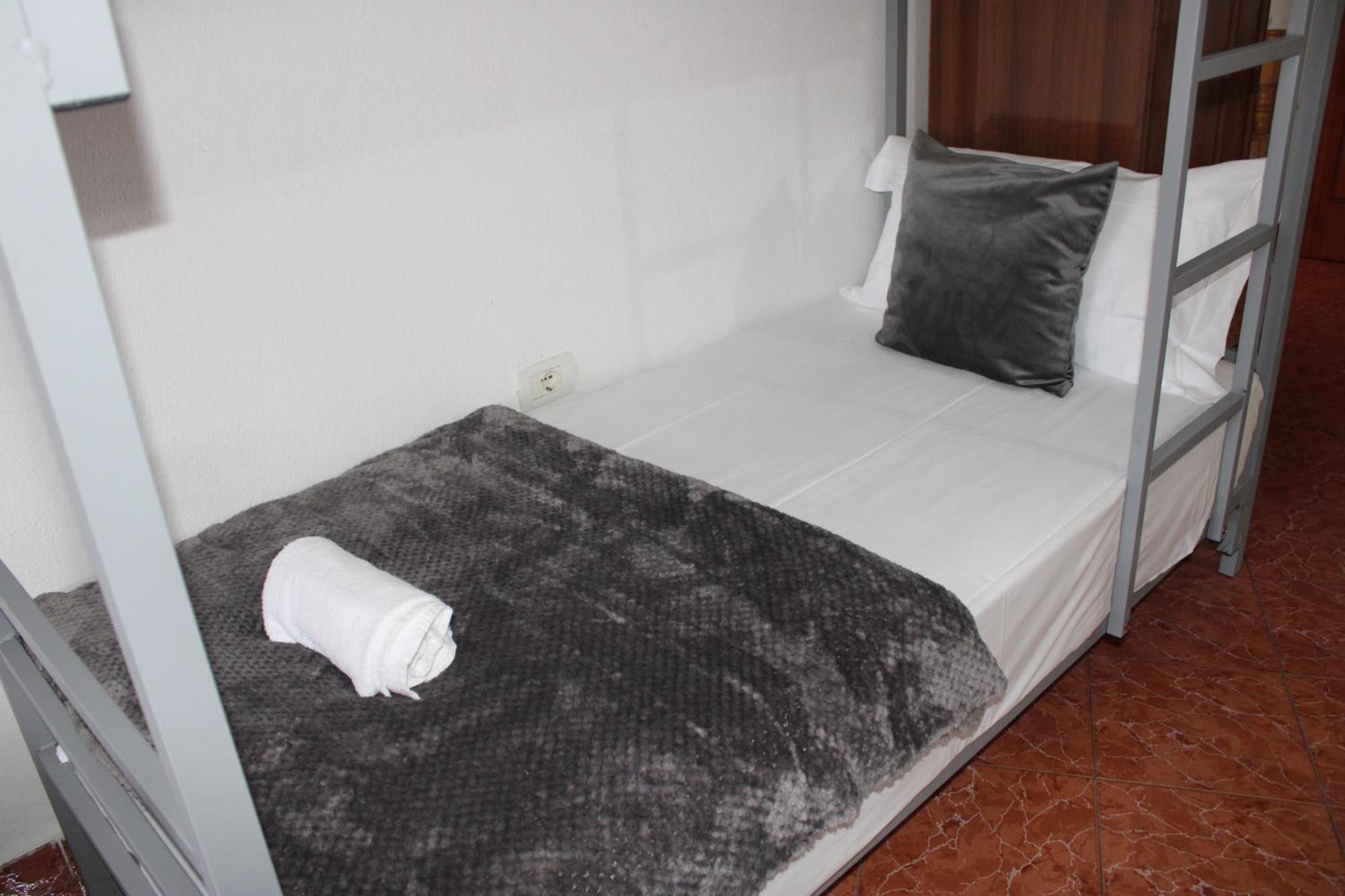 Crew Hostel Tiran Dış mekan fotoğraf