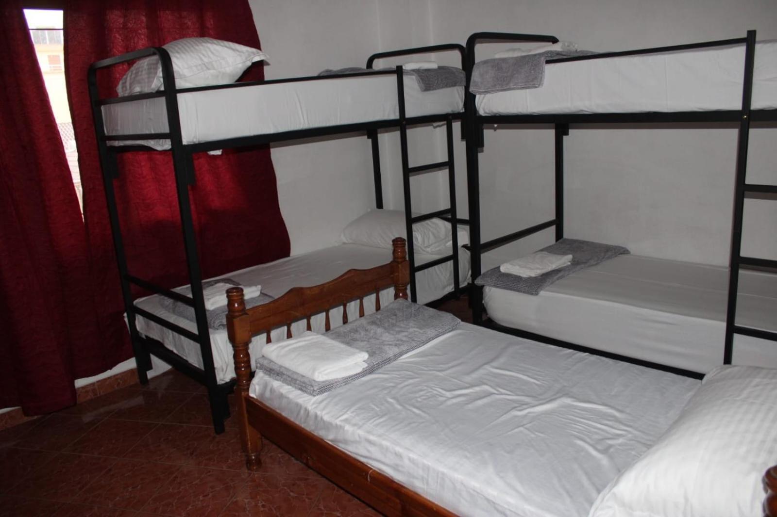 Crew Hostel Tiran Dış mekan fotoğraf