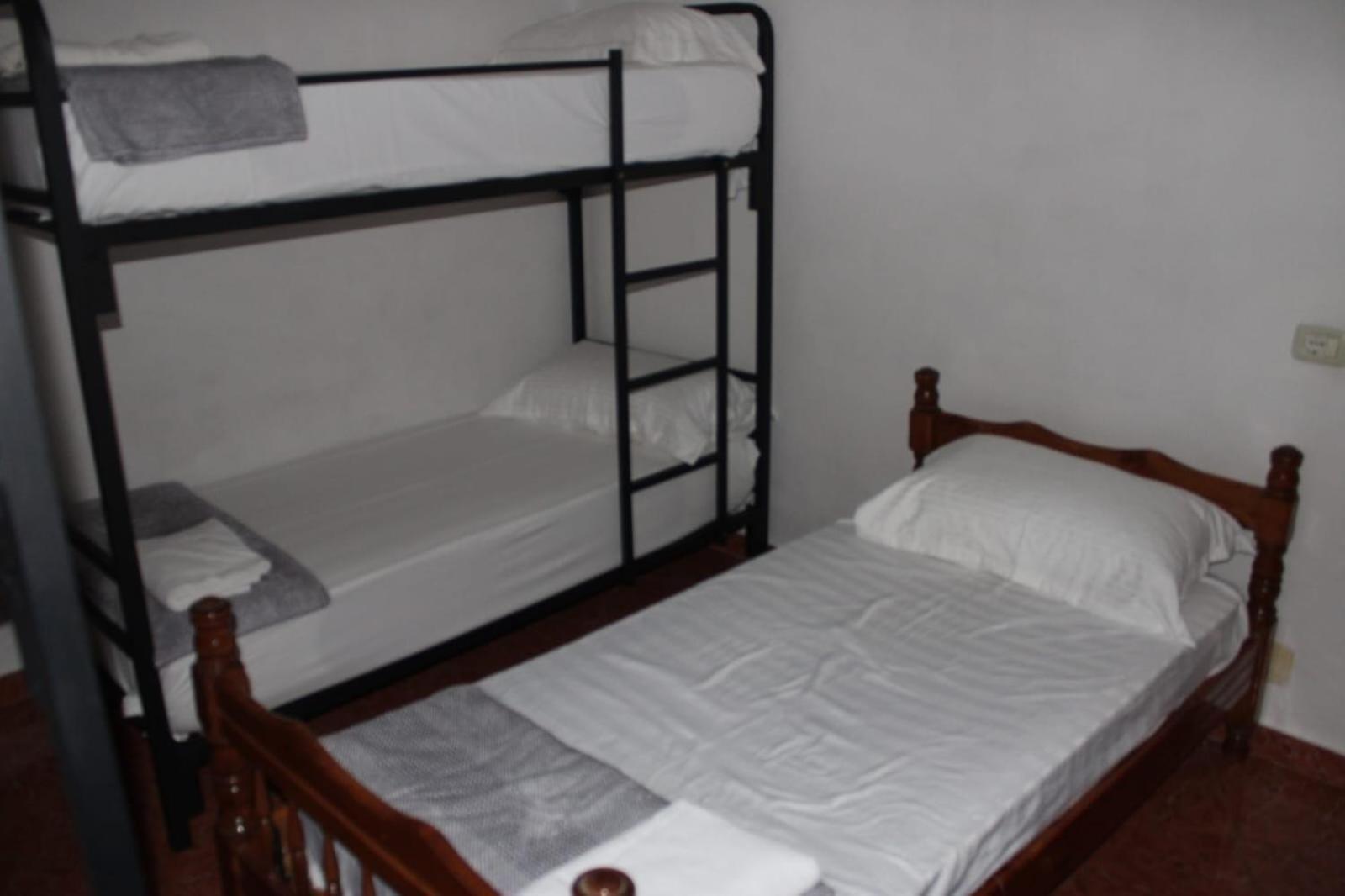 Crew Hostel Tiran Dış mekan fotoğraf