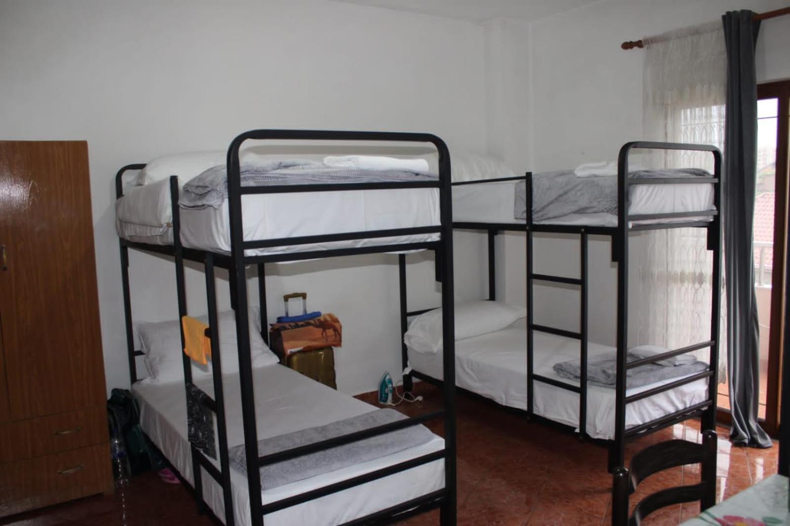 Crew Hostel Tiran Dış mekan fotoğraf