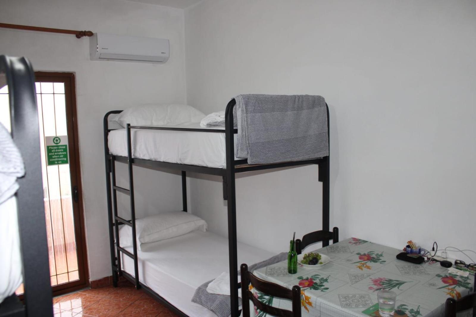 Crew Hostel Tiran Dış mekan fotoğraf