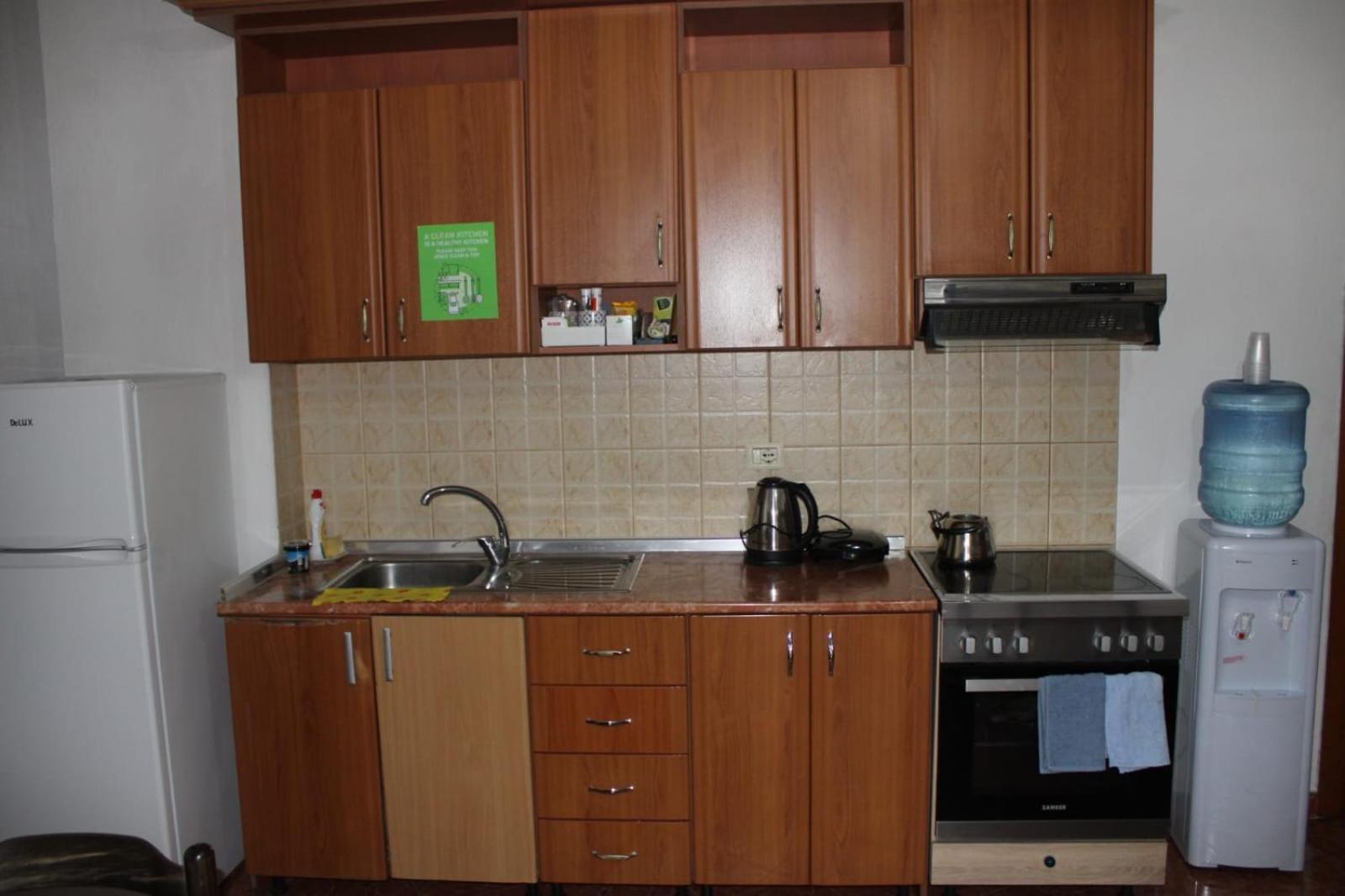 Crew Hostel Tiran Dış mekan fotoğraf